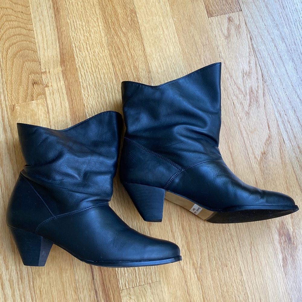 Boots - Picture 3 of 5